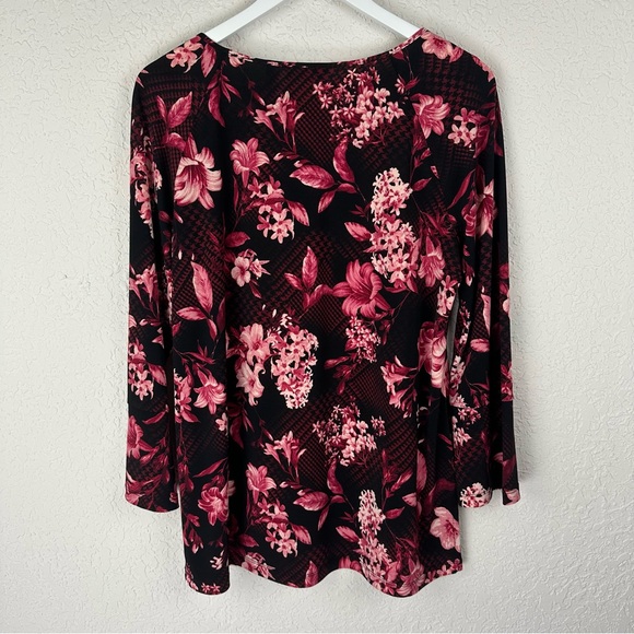 Susan Graver Medium Floral Liquid Knot Top Slit Detail Sleeve - Picture 4 of 6